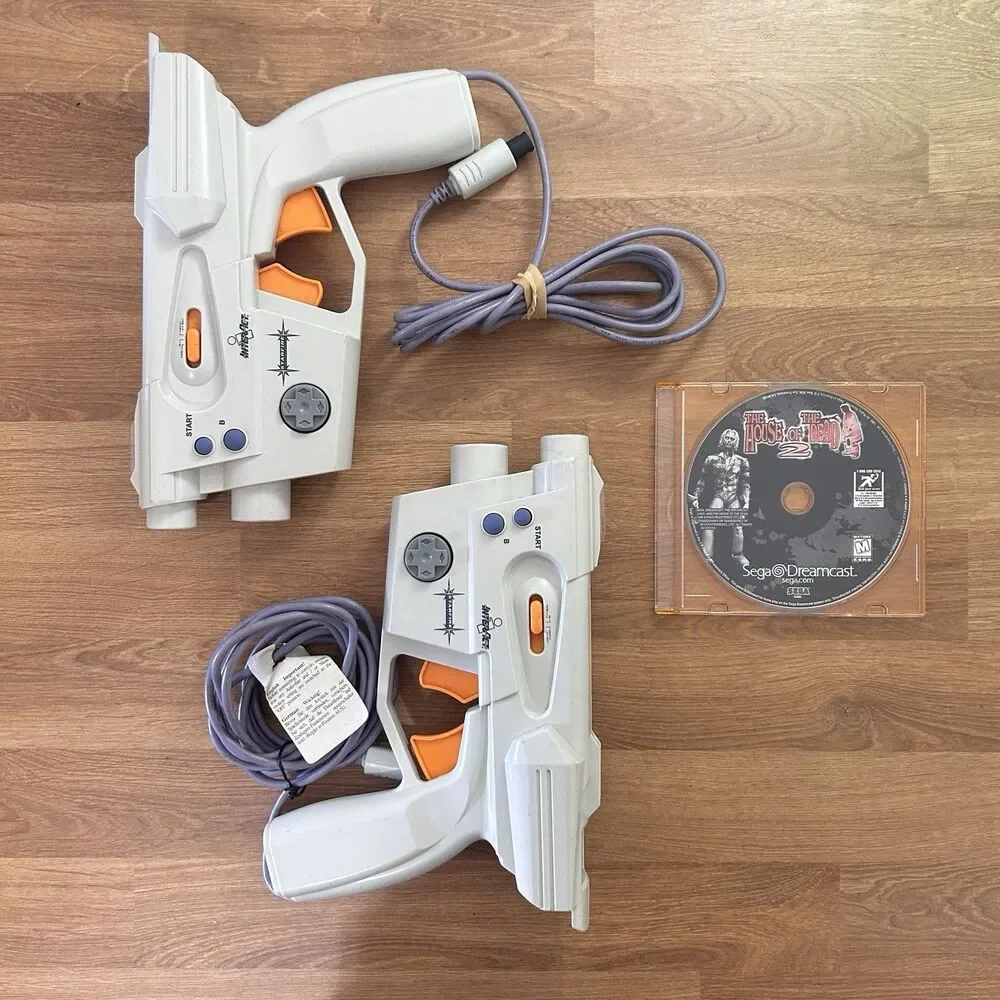 House of the Dead 2 Dreamcast W/ 2 Light Guns